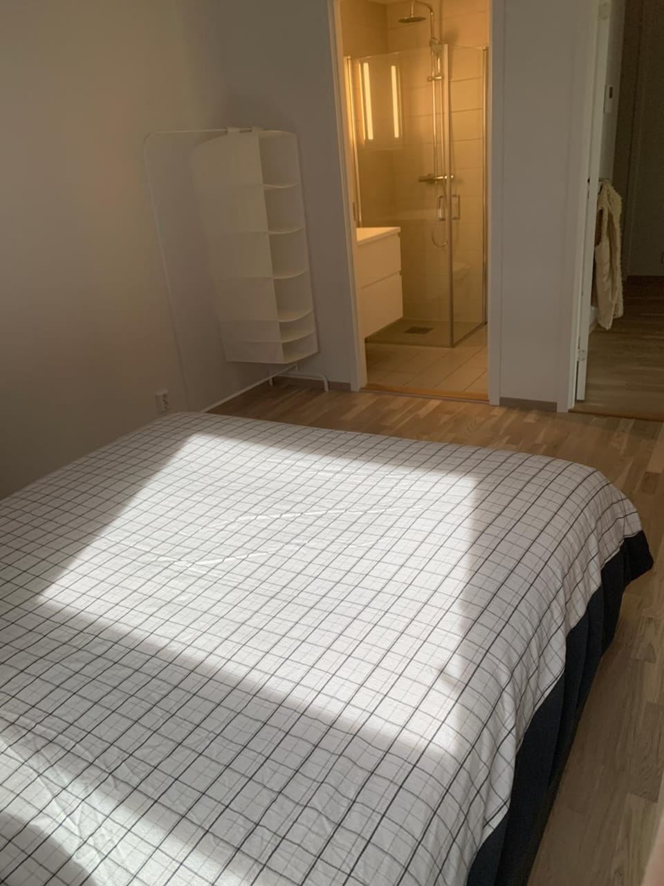 Bed, Bathroom, Photo of the whole room, Bedroom, wardrobe