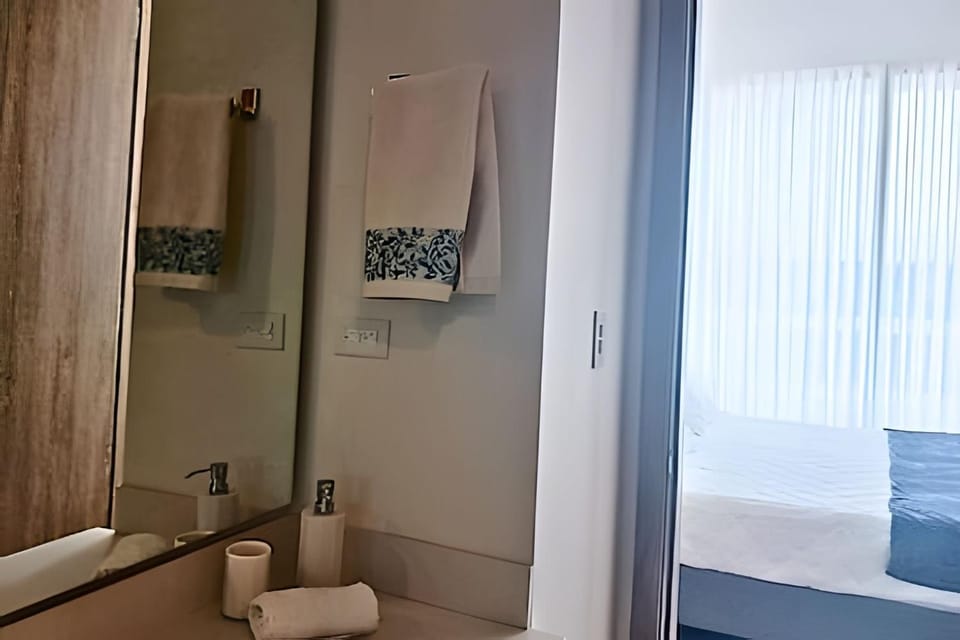“Luxury and Comfort by the Sea” Apartment in Bolivar