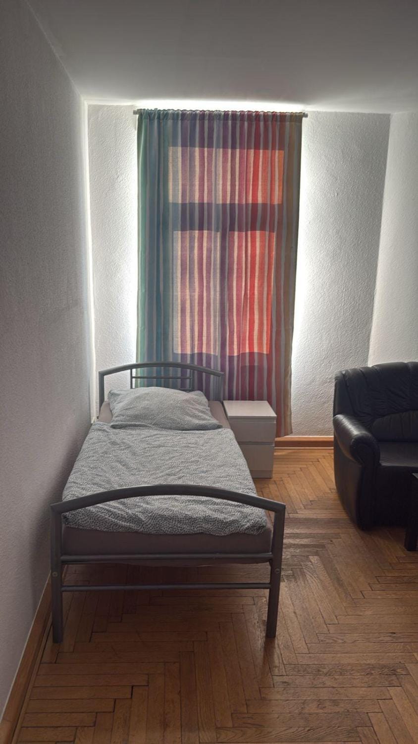 Bed, Living room, Photo of the whole room, Seating area, Bedroom