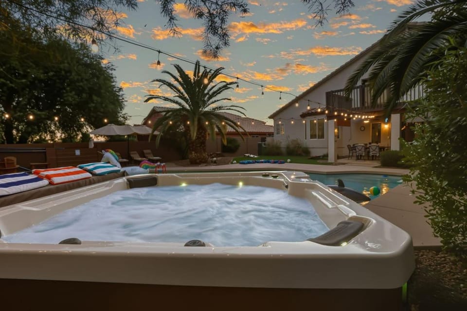 Hot Tub, Pool view, Swimming pool, Sunrise, Sunset, sunbed