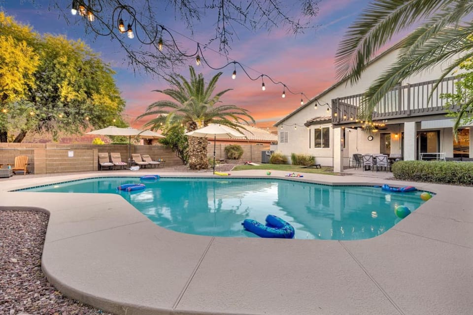 Garden, Pool view, Swimming pool, sunbed