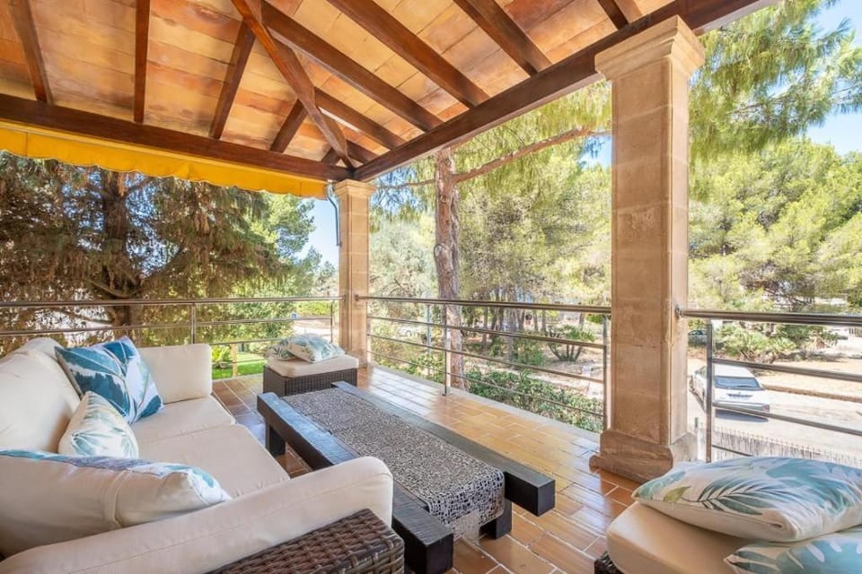 VILLA BEACH BELL LLoC Resort in Raiguer