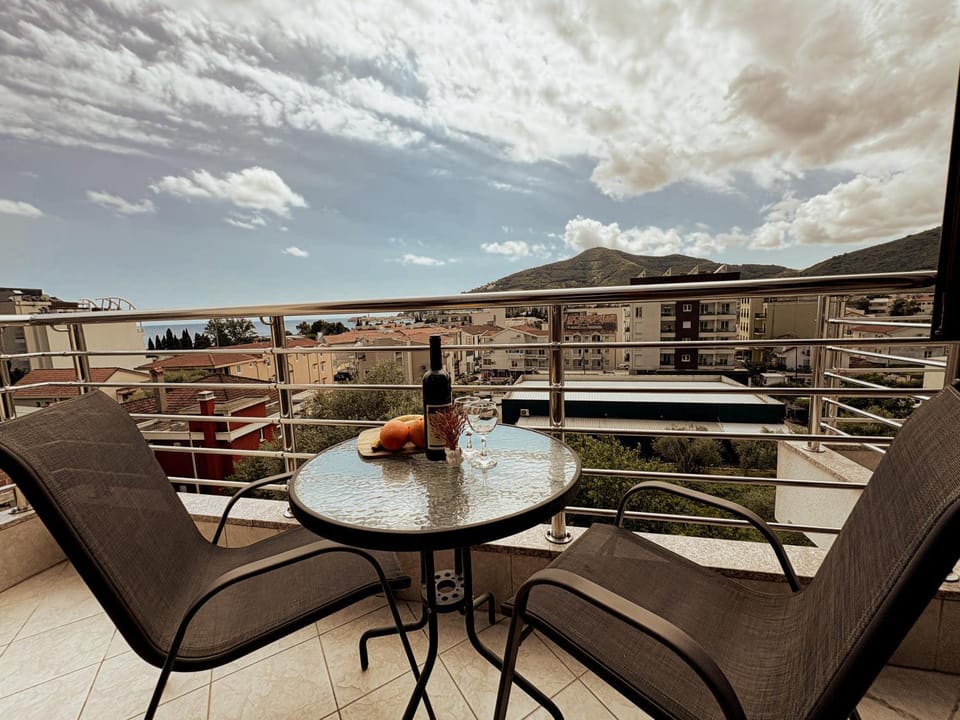 Balcony/Terrace, Mountain view, Sea view