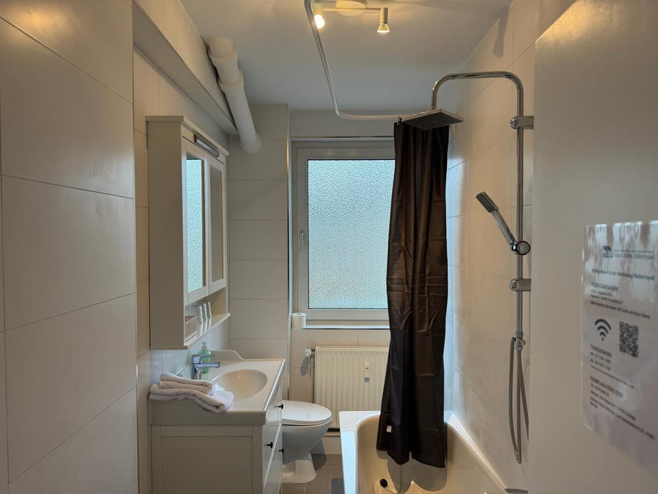 Shower, Bathroom, towels