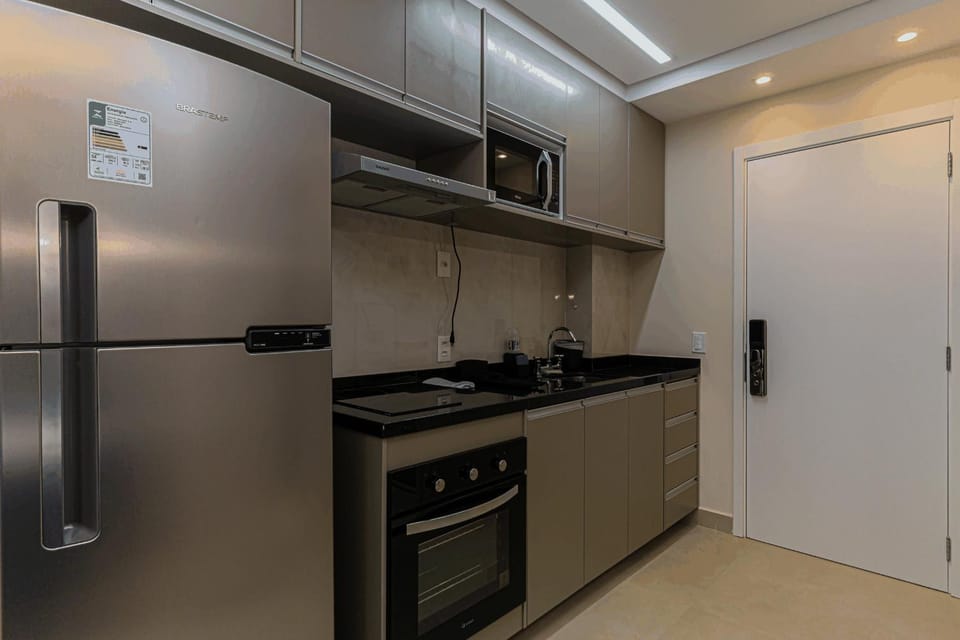 Kitchen or kitchenette, oven, pet friendly, stove