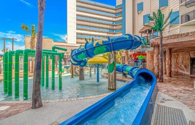 Beautifully Updated King Suite-Immaculate Oceanfront Views-Ocean Reef 1103 House in Myrtle Beach