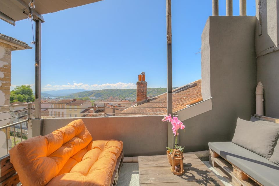 Patio, Day, Natural landscape, View (from property/room), Balcony/Terrace, Mountain view