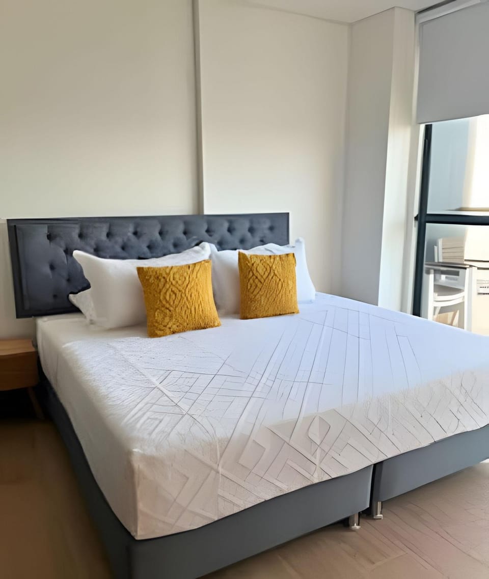 Stuning view to Walled city & Beach, King size bed Apartment in Cartagena