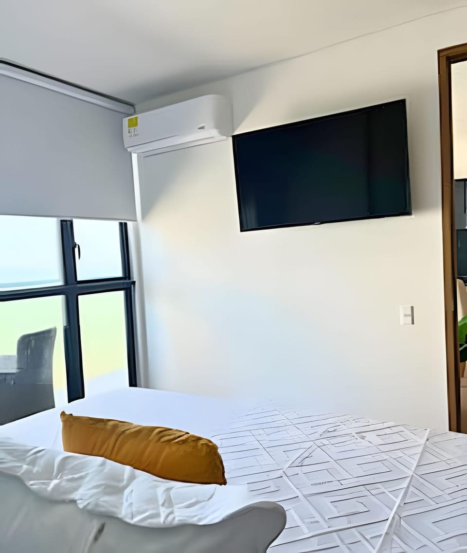 Stuning view to Walled city & Beach, King size bed Apartment in Cartagena