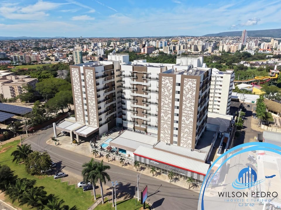 Property building, Neighbourhood, City view, Location