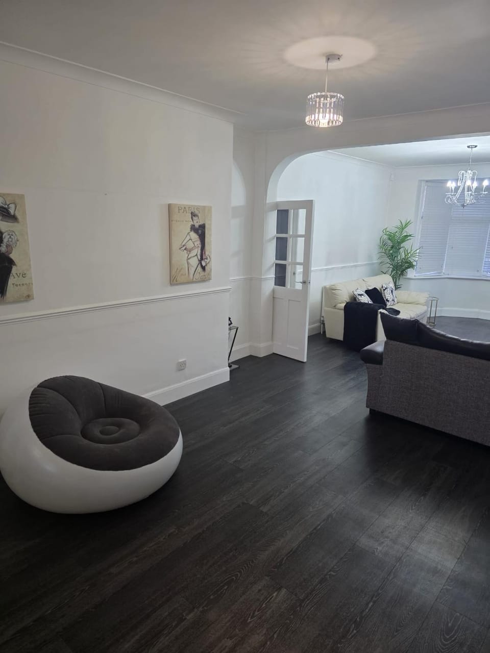 Living room, Seating area
