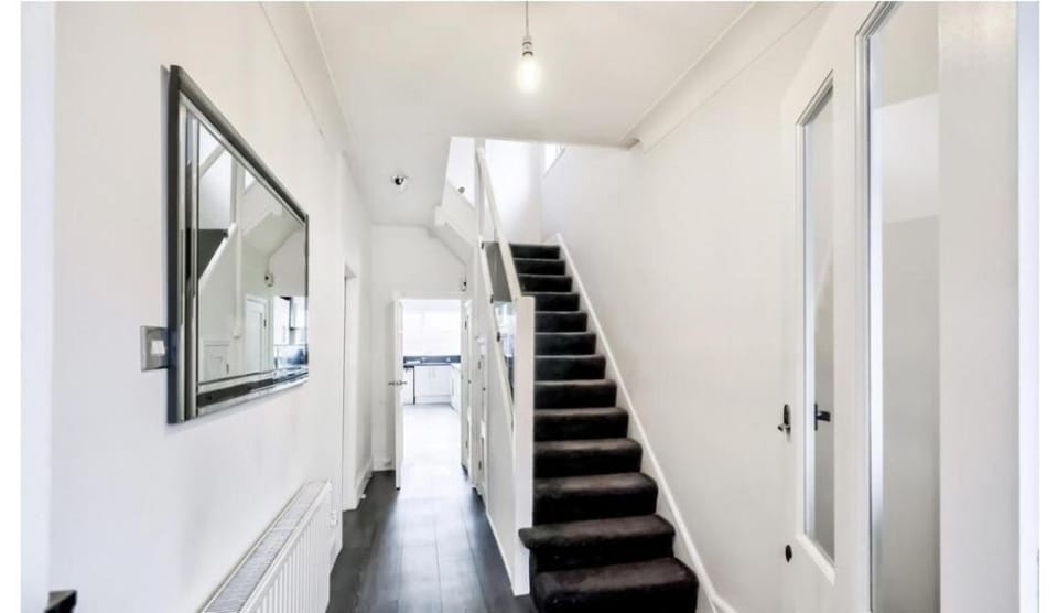 Facade/entrance, Balcony/Terrace