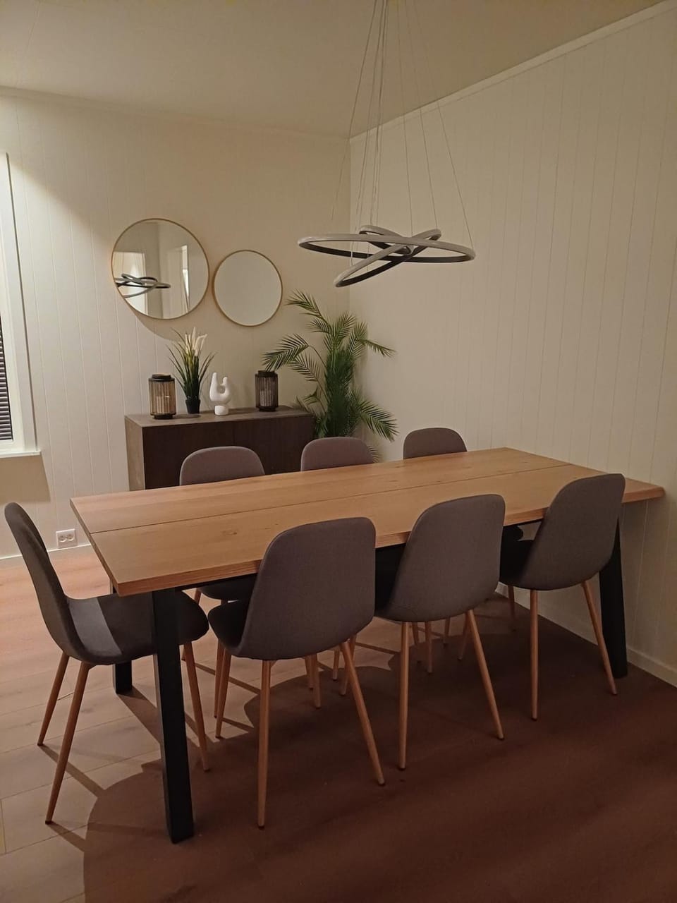 Seating area, Dining area