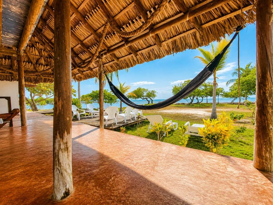 Property building, Natural landscape, Balcony/Terrace, Living room, Sea view