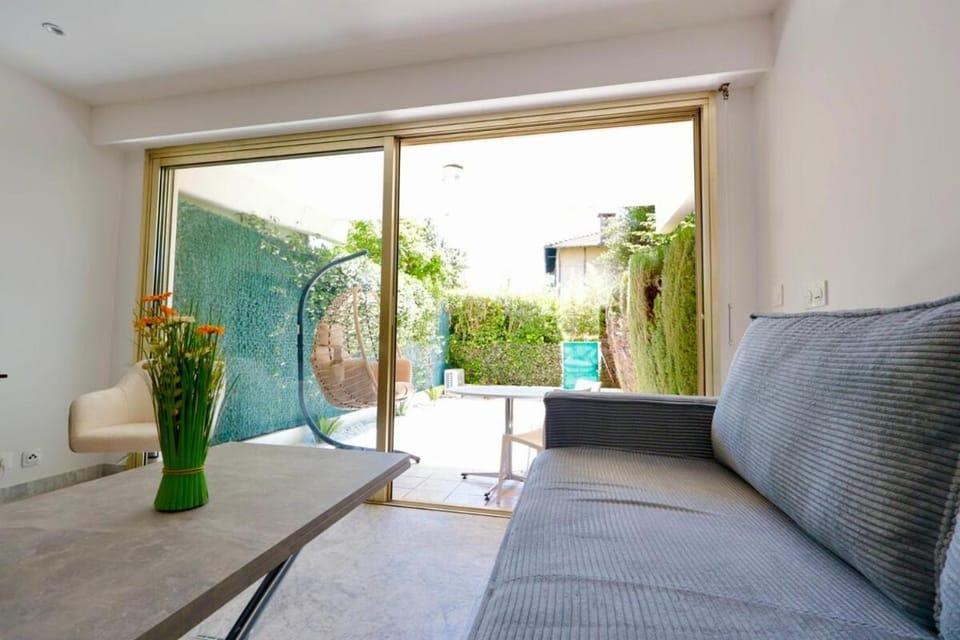 Roses des Mers - Apt Standing 2 Prs - Clim - Parking Apartment in Antibes