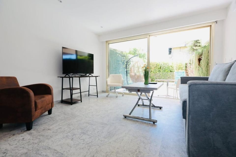 Roses des Mers - Apt Standing 2 Prs - Clim - Parking Apartment in Antibes