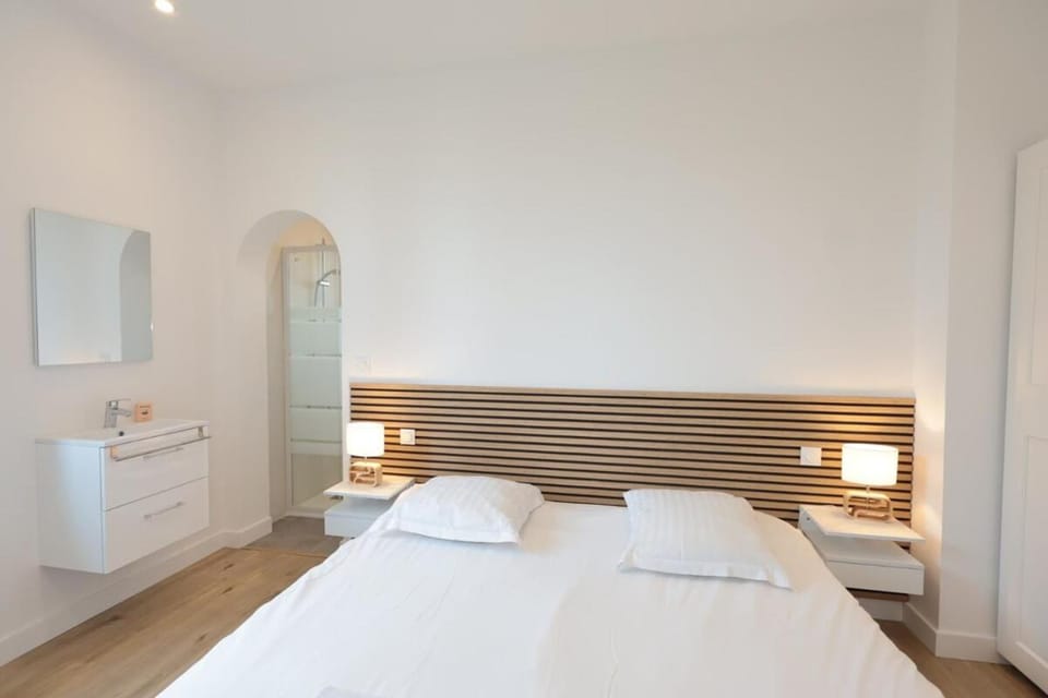 Cosy Muguets - Luxury Apartment for 6 People with Sea View Apartment in Antibes