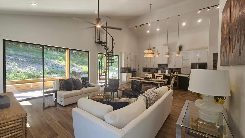 Living room, Seating area, pet friendly