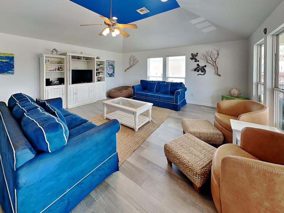 Mollys Dune House in Hitchcock