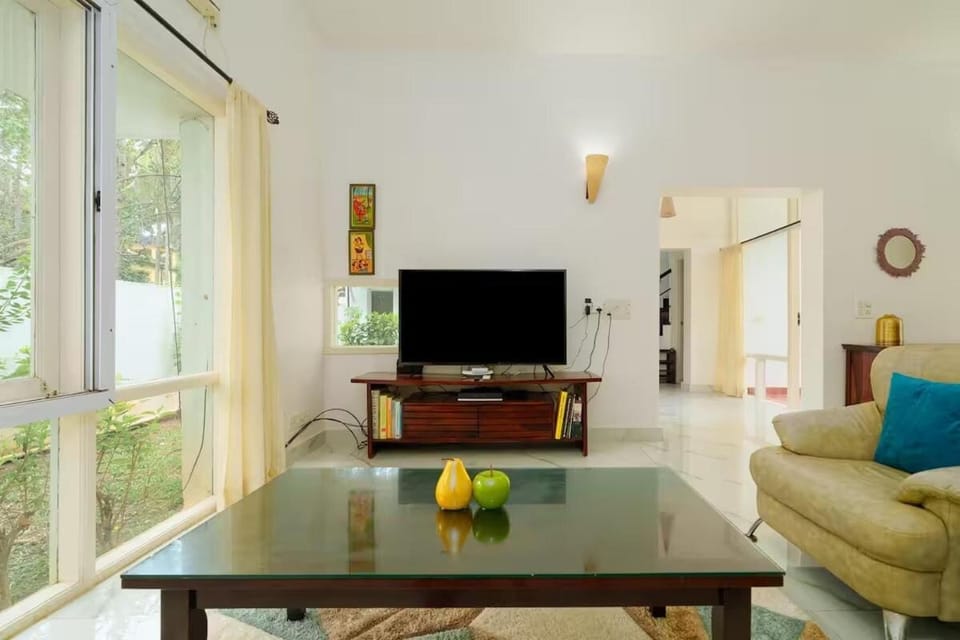Communal lounge/ TV room, TV and multimedia, Living room, Seating area