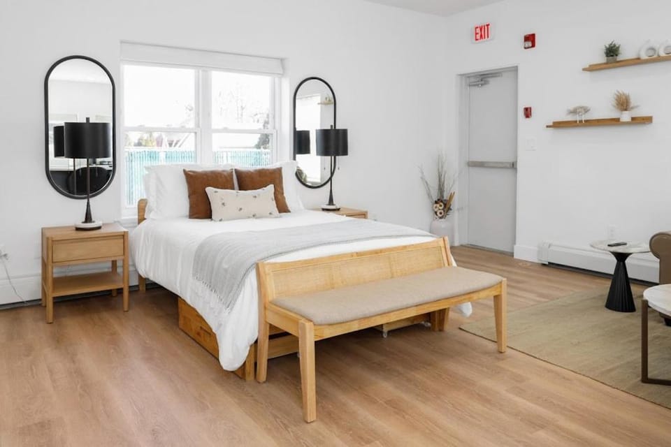 Chic Studio Close to Harbor Point Apartment in Stamford