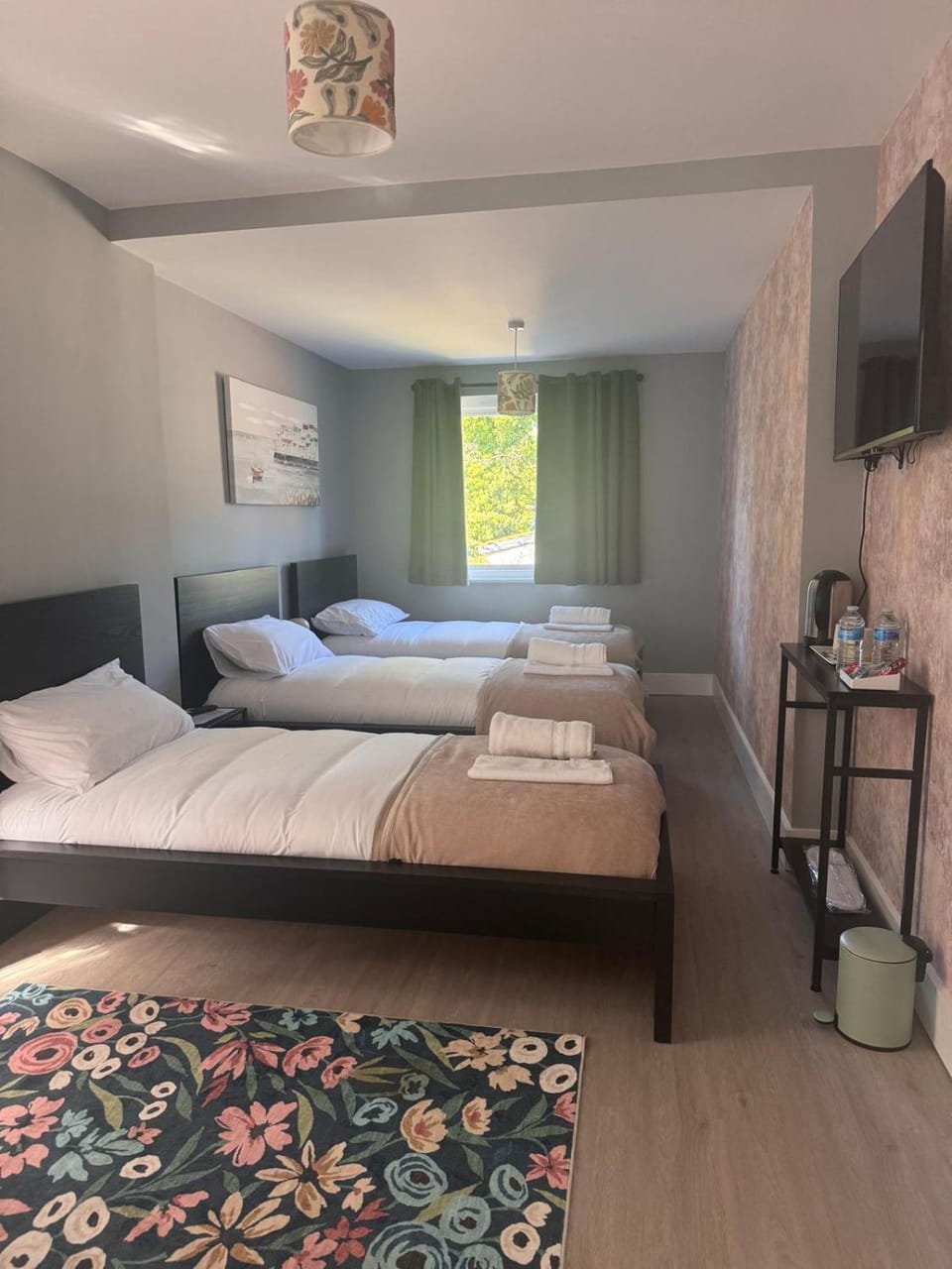40th Avenue Guest House Bed and Breakfast in Edgware