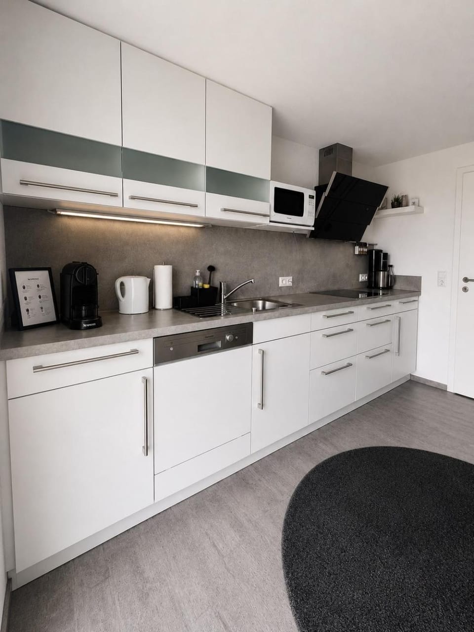 Coffee/tea facilities, Kitchen or kitchenette, dishwasher, pet friendly, stove