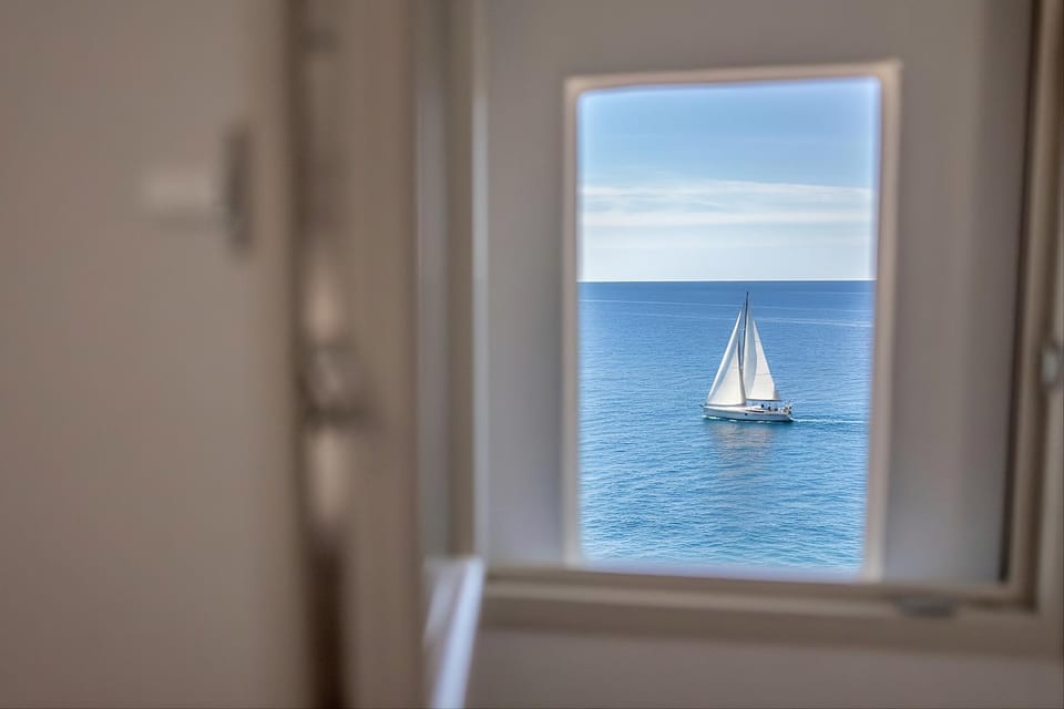 Bed, Bedroom, Sea view