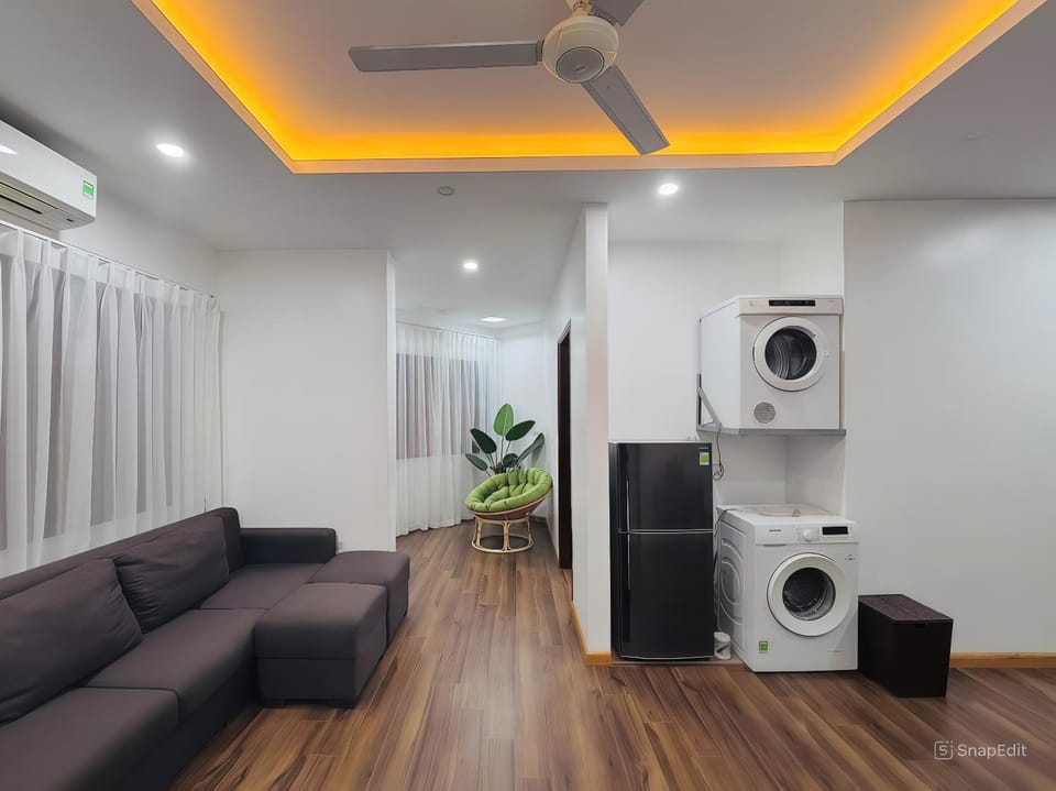 Living room, Seating area, washing machine, dryer