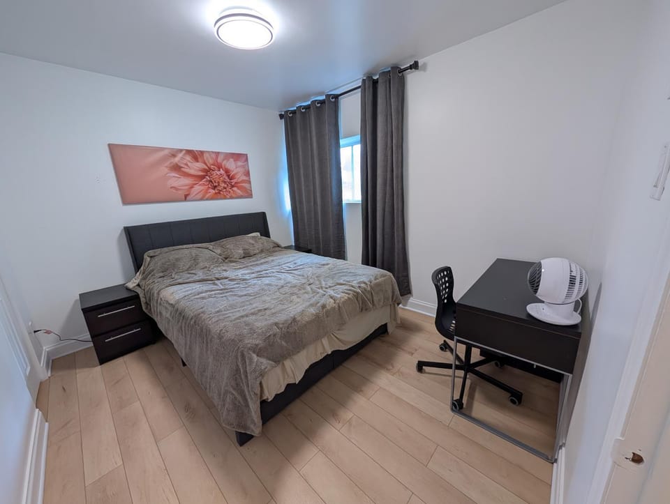 Stay close to Montreal Vacation rental in Longueuil