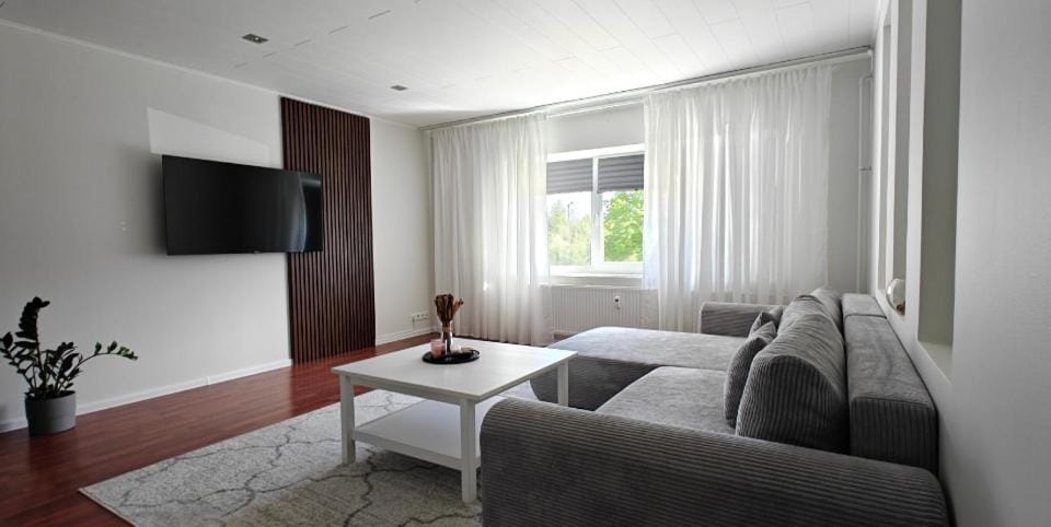 Communal lounge/ TV room, TV and multimedia, Living room, Seating area, Evening entertainment