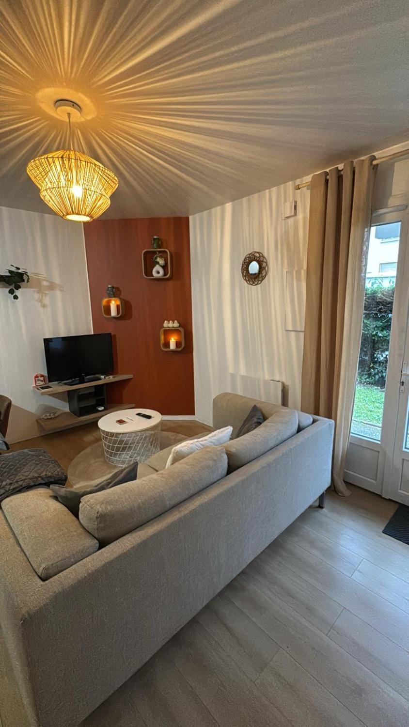 TV and multimedia, Living room, Seating area