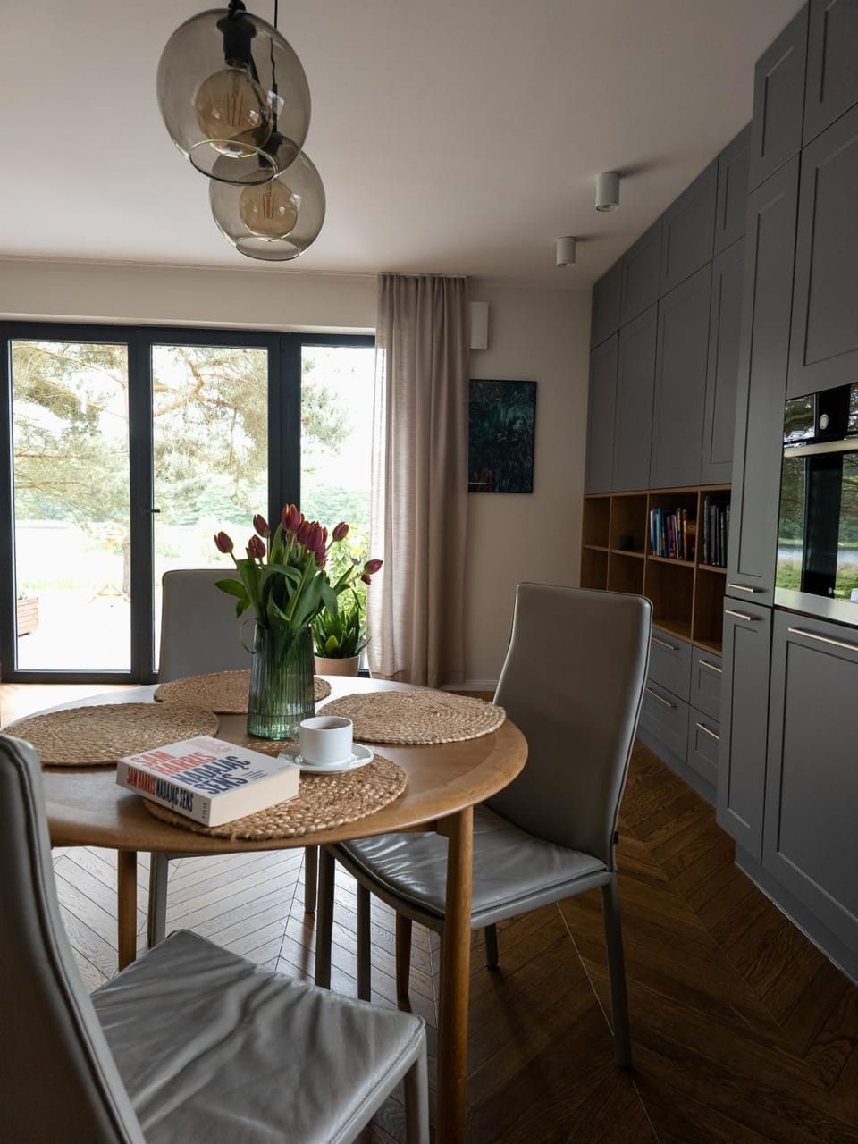 Kitchen or kitchenette, Living room, Seating area