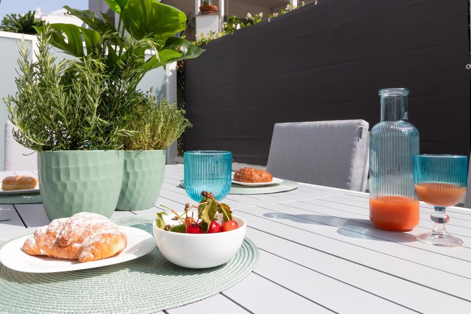 Day, Dining area, Breakfast, kitchen