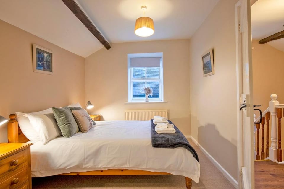 Dove Cottage House in Staffordshire Moorlands District