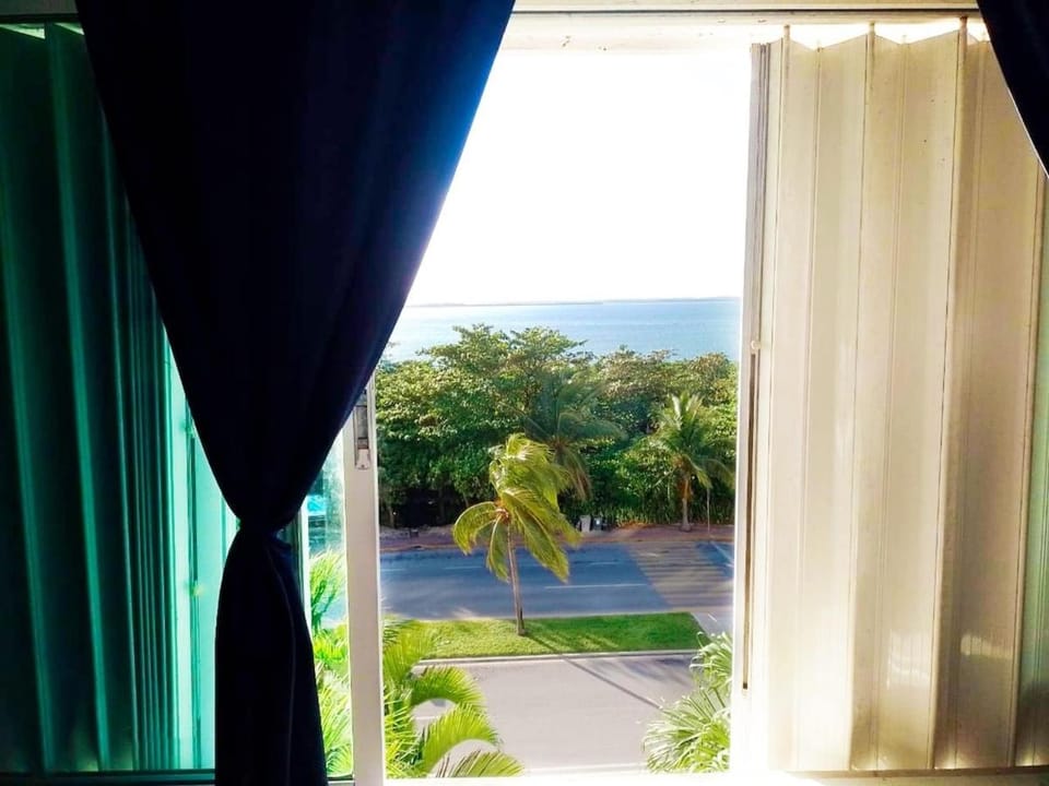Vista a la Laguna y Acceso Playa Apartment in Cancun