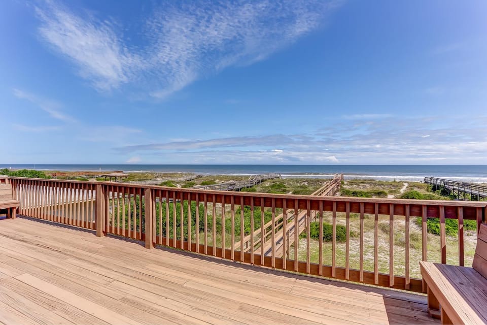 Dog Friendly-Enjoy the Sun and Endless Ocean Views from the Upper Deck 2158A S Fletcher Ave House in Fernandina Beach
