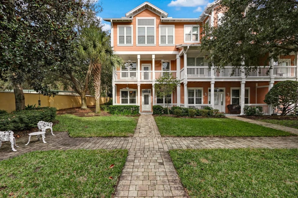 Dog Friendly - 3 Story - Spacious End Unit - Within Walking Distance to the Ocean! 2142 Cape Sound House in Fernandina Beach