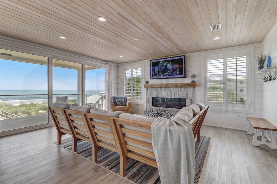 226 S Fletcher Ave 2nd Floor House in Fernandina Beach