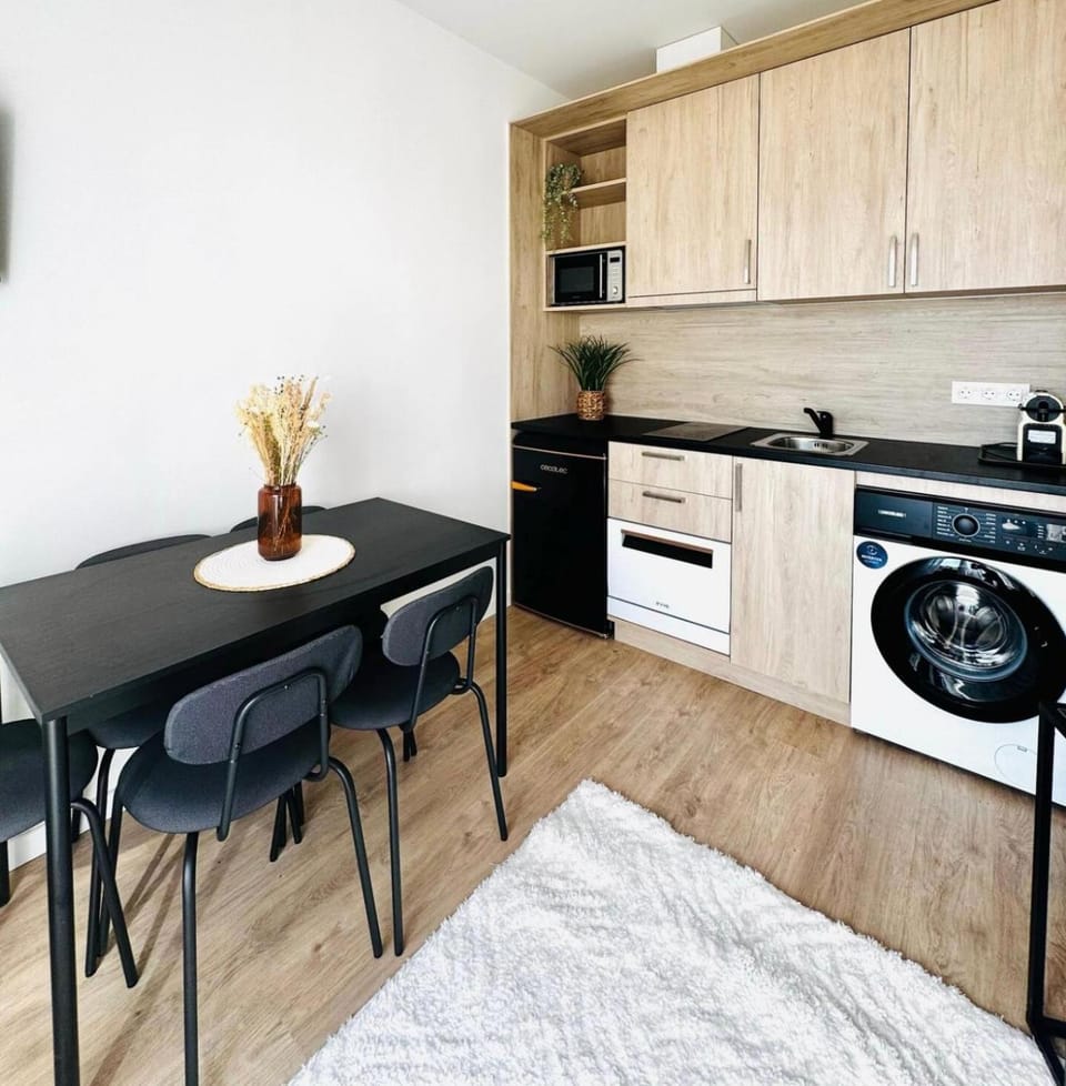 Retiro Residence Blue Apartment in Madrid