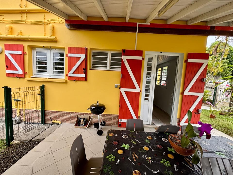 Patio, BBQ facilities