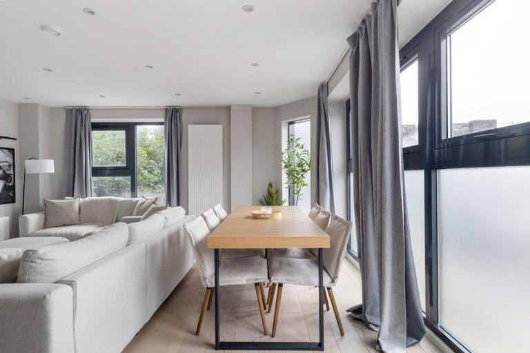 DAISI - 1 stop to London Bridge Apartment in London Borough of Southwark