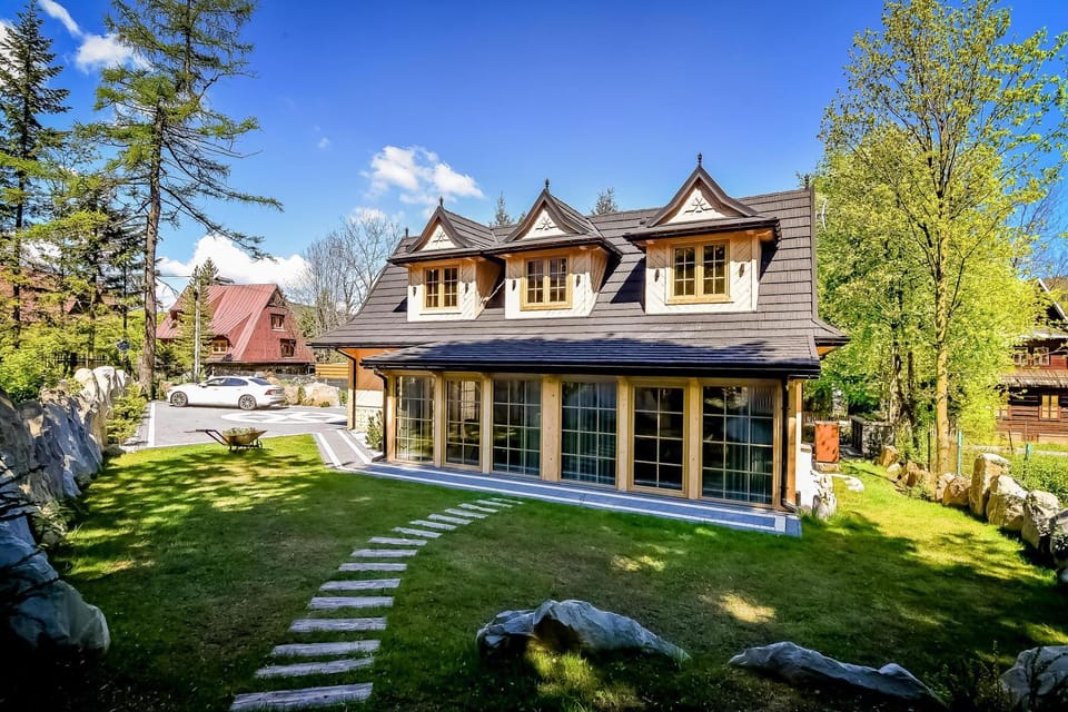 Property building, Garden, Garden view