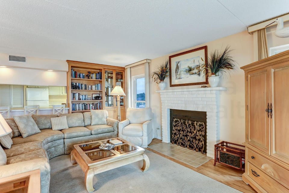 Stunning Ocean views from this 3 bedroom condo. Enjoy your piece of paradise. House in Fernandina Beach