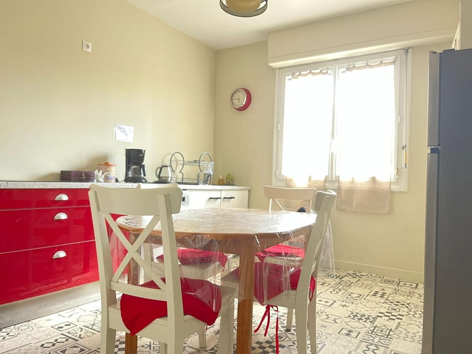 Kitchen or kitchenette, Kitchen or kitchenette, Dining area