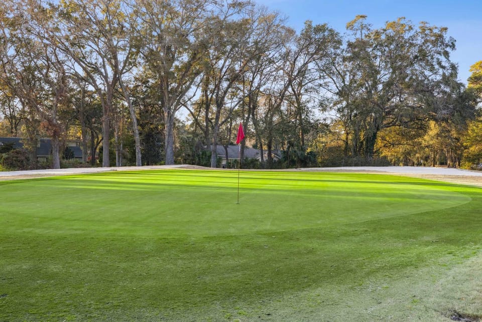 Charming Villa - Golf & Beach Retreat at Links 8B House in Hilton Head Island