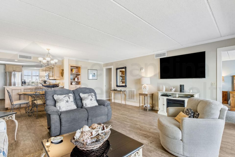 Experience beachfront luxury at 667 Amelia by the Sea, perfect for your next family getaway. House in Fernandina Beach