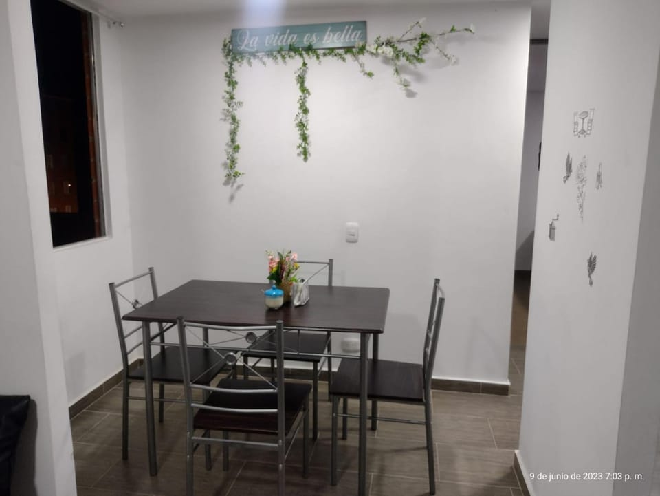 Apartamento vacacional con parqueadero y piscina Apartment in Ibagué