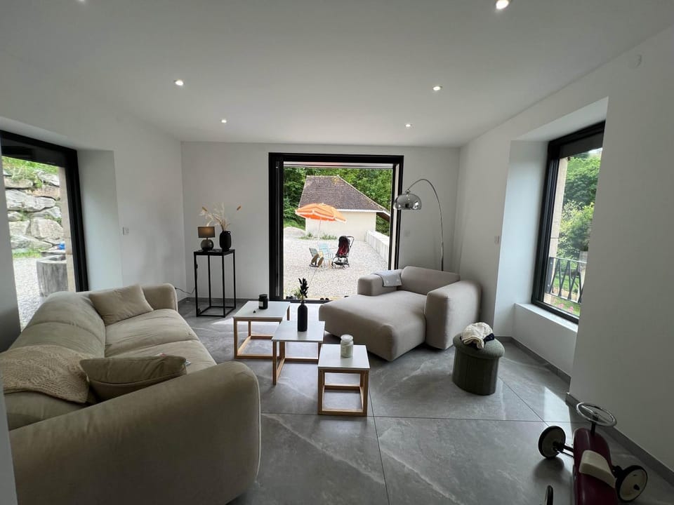 Le Creux de Murmures, Lyon Nature lodge in Bourgoin-Jallieu