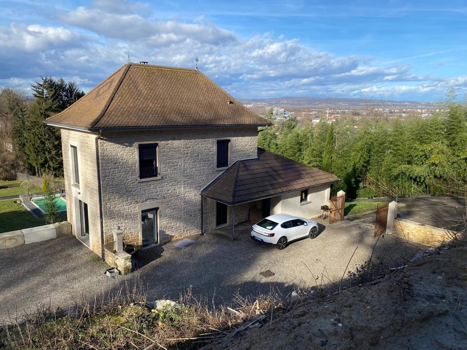 Le Creux de Murmures, Lyon Nature lodge in Bourgoin-Jallieu